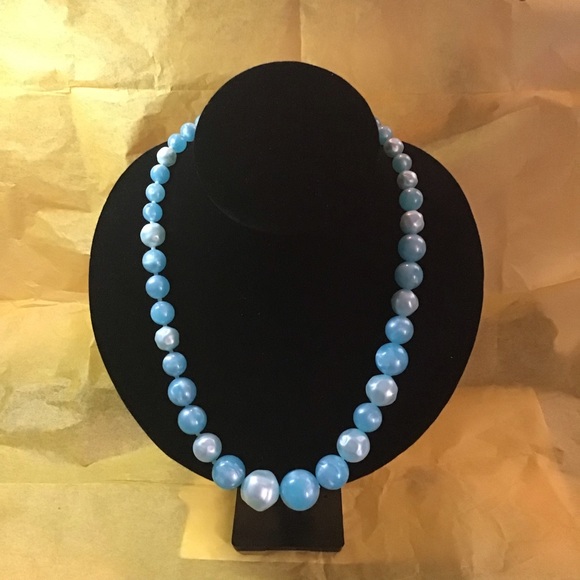 Beautiful baby blue beaded necklace - Picture 2 of 3